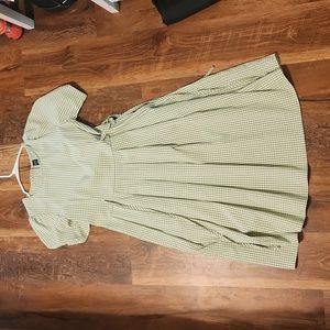 Cute cottagecore dress, yelliw blue and green.
